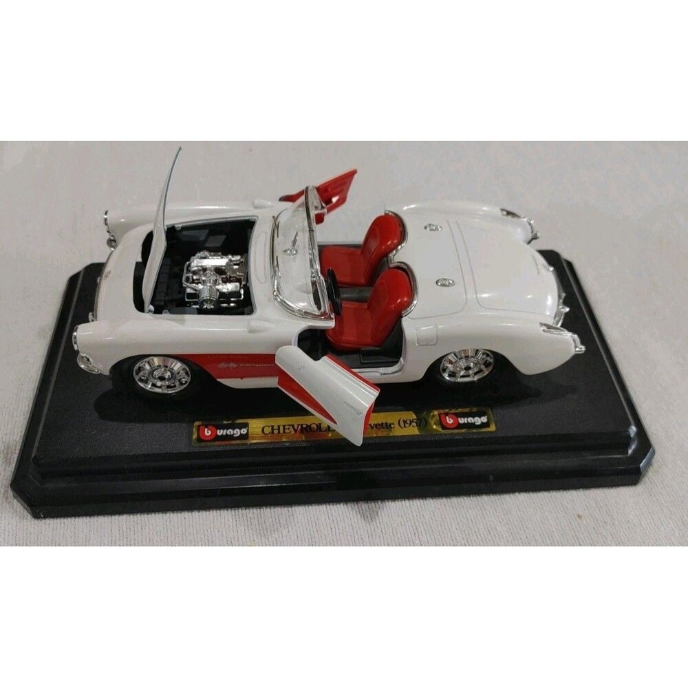 Corvette 1957 Chevrolet Burago white/red  - 1/24 Diecast Scale Made in Italy